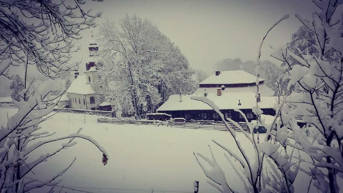 Chata U Kostela Dolni Misecky Exterior photo